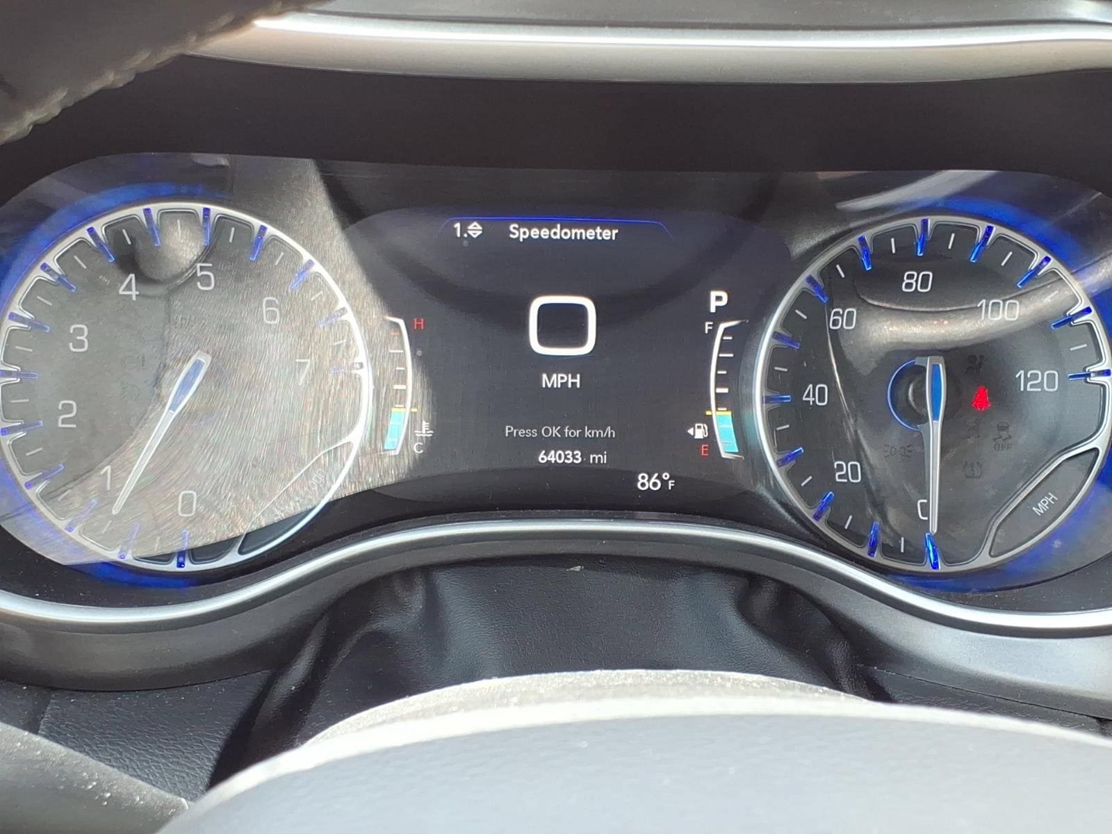 Used 2024 Chrysler Pacifica Touring-L FWD image 21