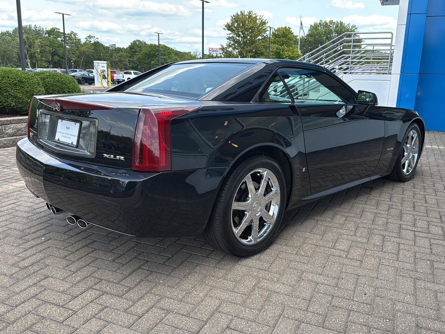 Used 2006 Cadillac XLR RWD image 5
