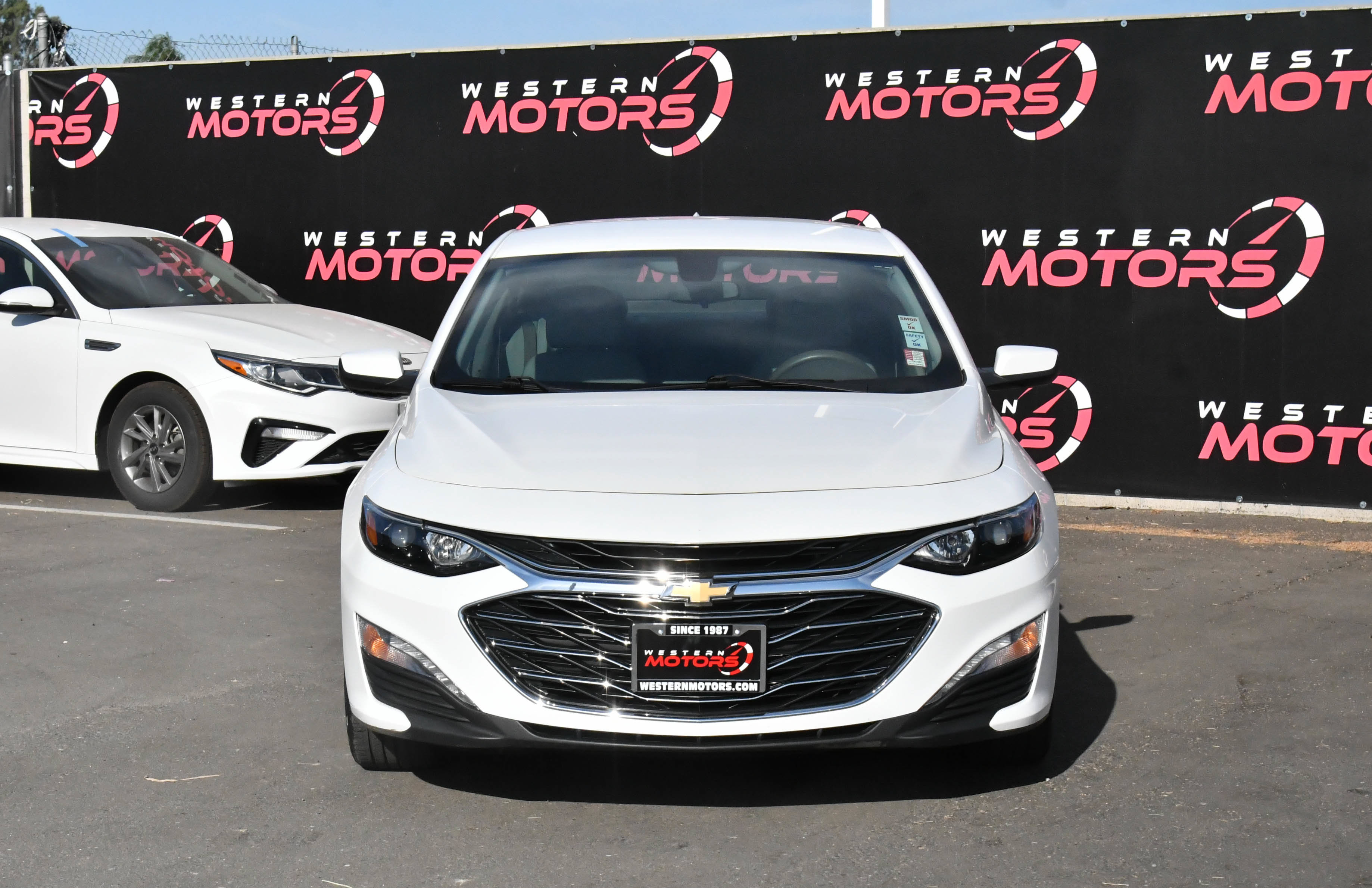 Used 2022 Chevrolet Malibu LT FWD image 2