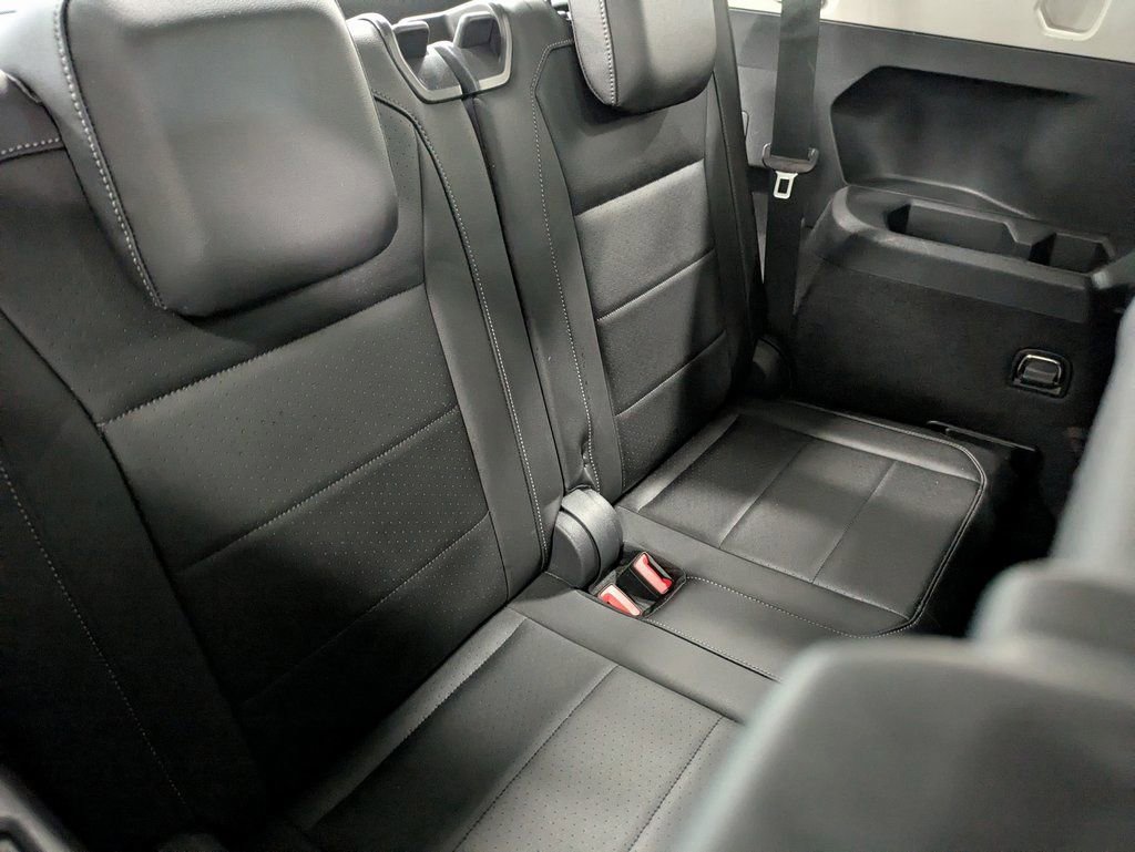 Used 2019 Volkswagen Tiguan SEL w/ 3rd Row Seat Package image 28