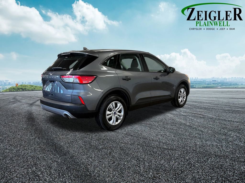 Used 2022 Ford Escape S image 9