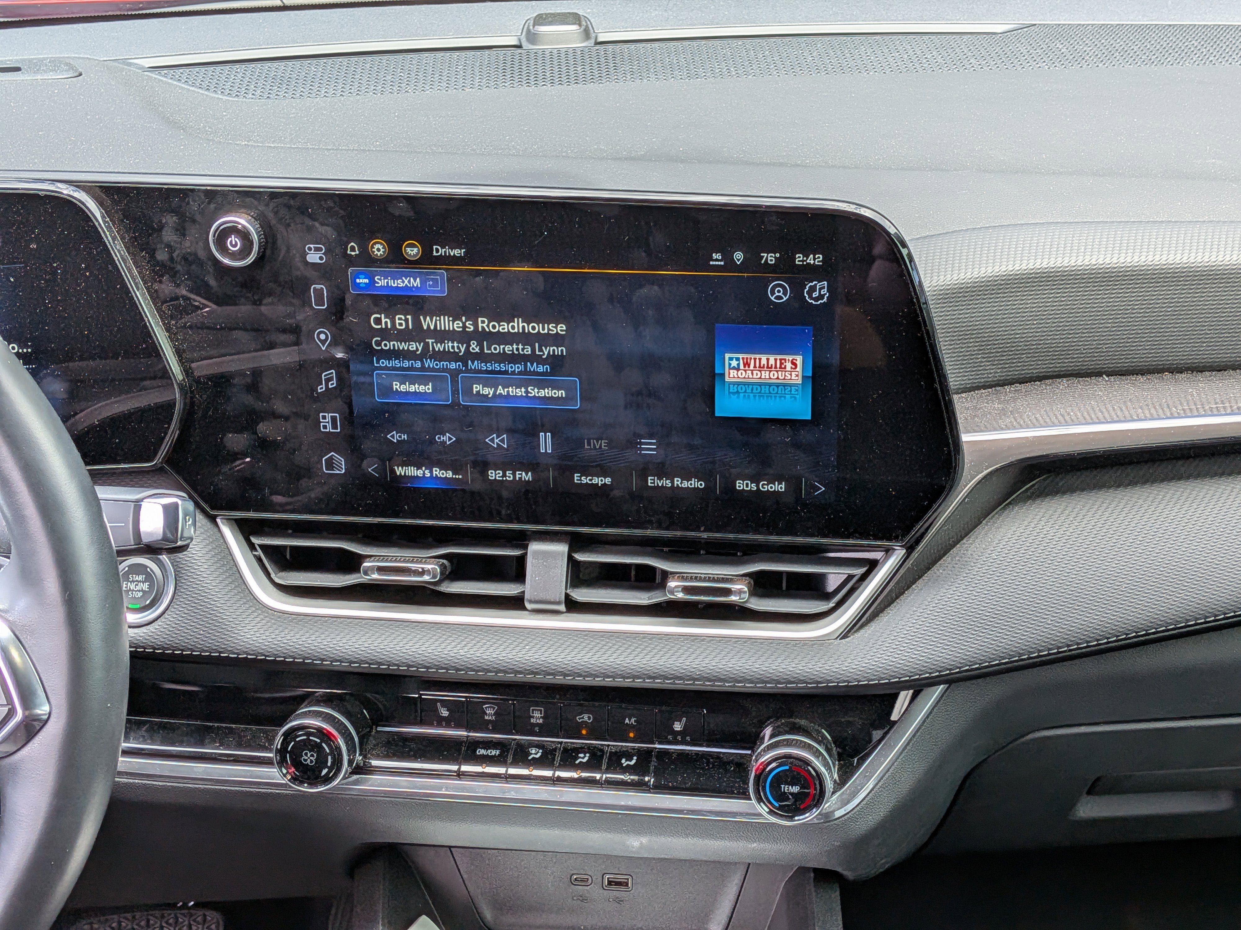 Used 2025 Chevrolet Equinox LT w/ Safety and Technology Package image 20