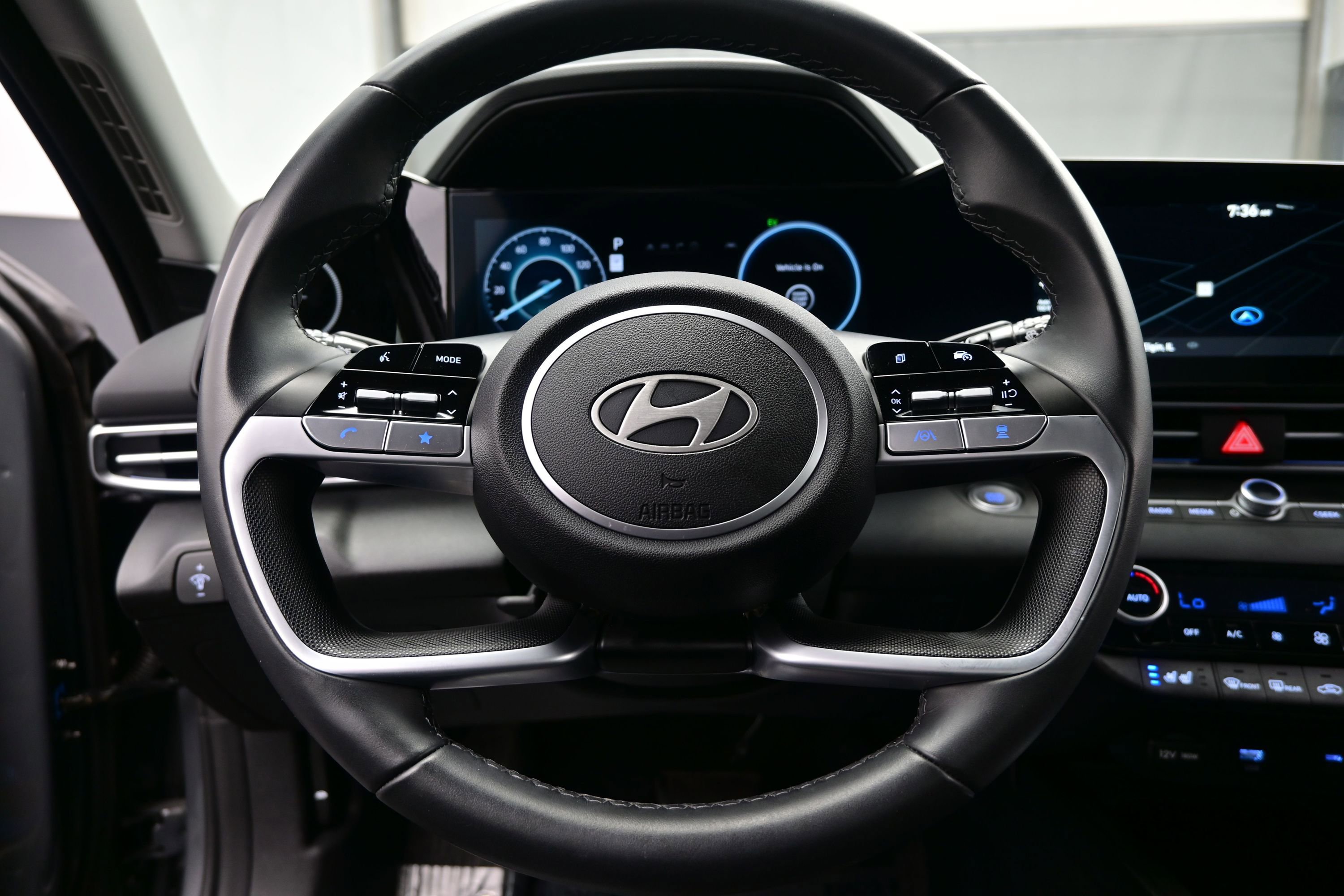Used 2025 Hyundai Elantra Limited FWD image 24