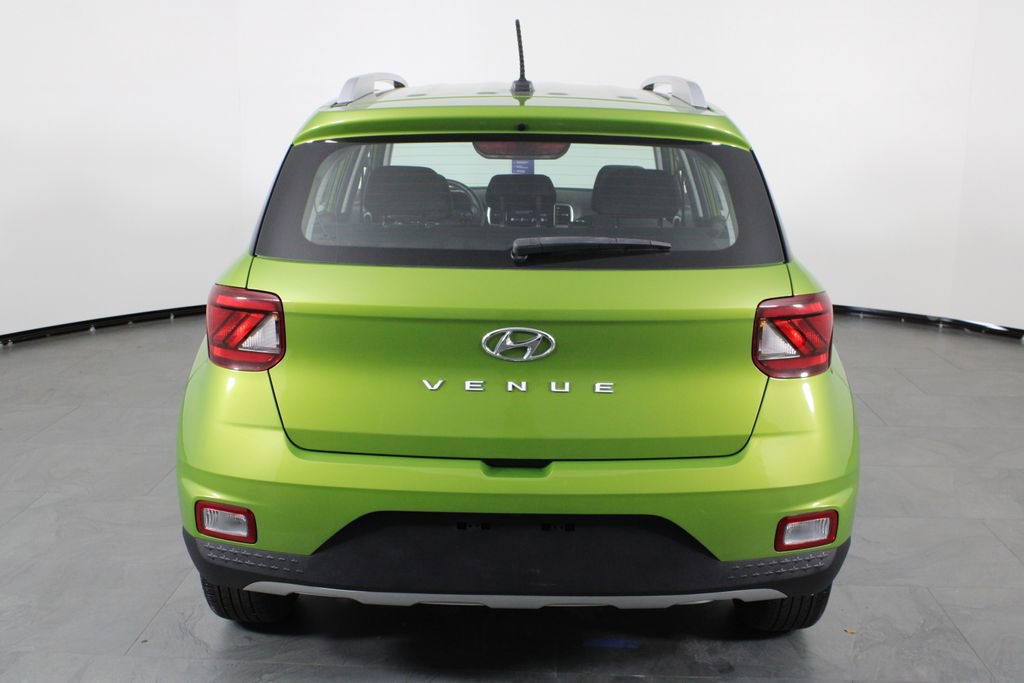 Certified 2024 Hyundai Venue SEL image 10