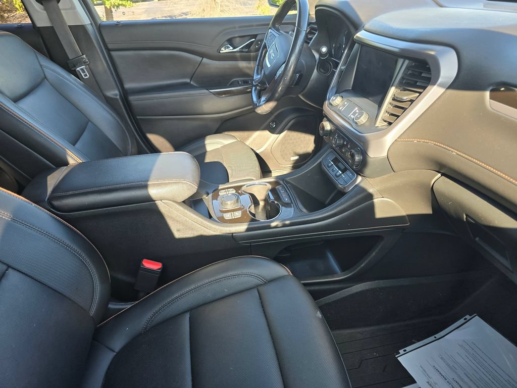 Used 2021 GMC Acadia AT4 w/ Technology Package AWD/4WD image 13