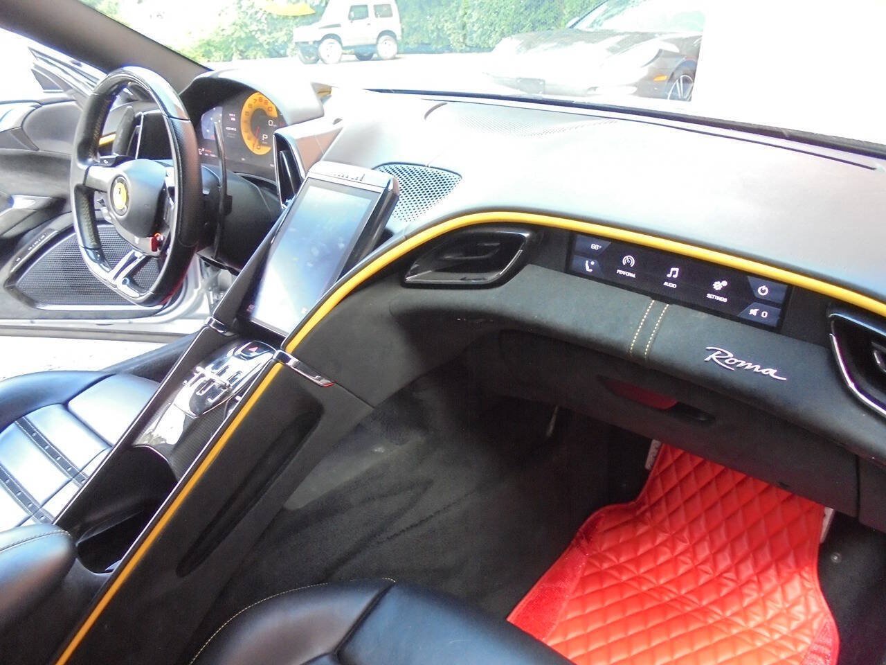 Used 2021 Ferrari Roma RWD image 9