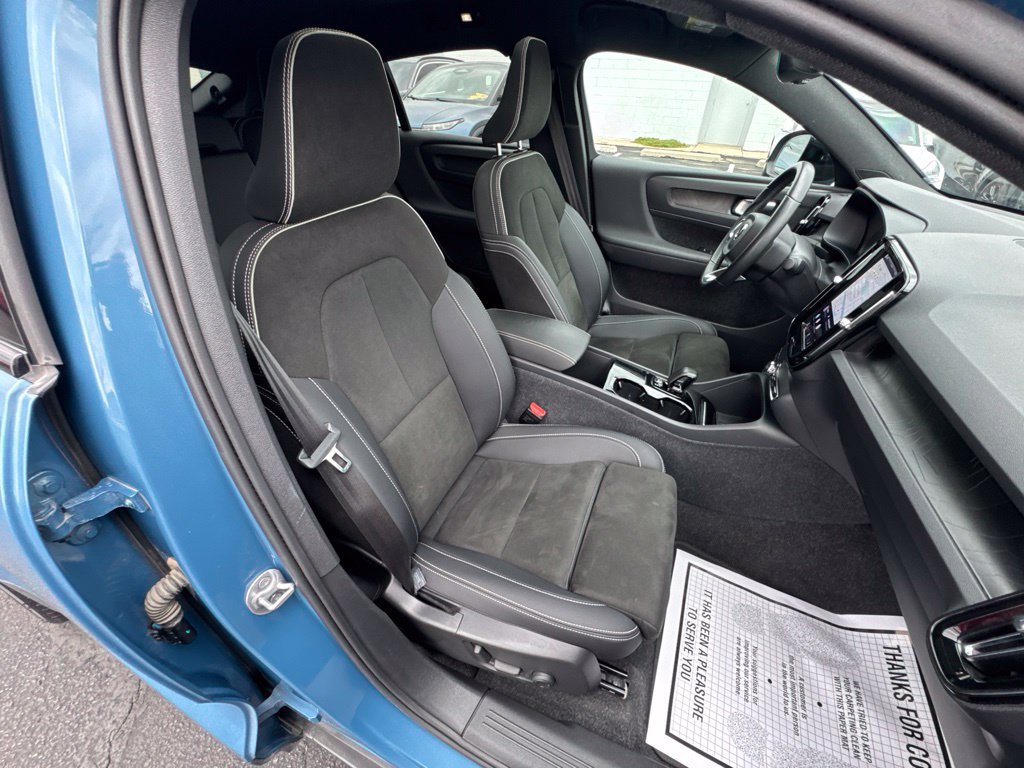 Used 2023 Volvo C40 P8 Recharge Plus AWD/4WD image 26