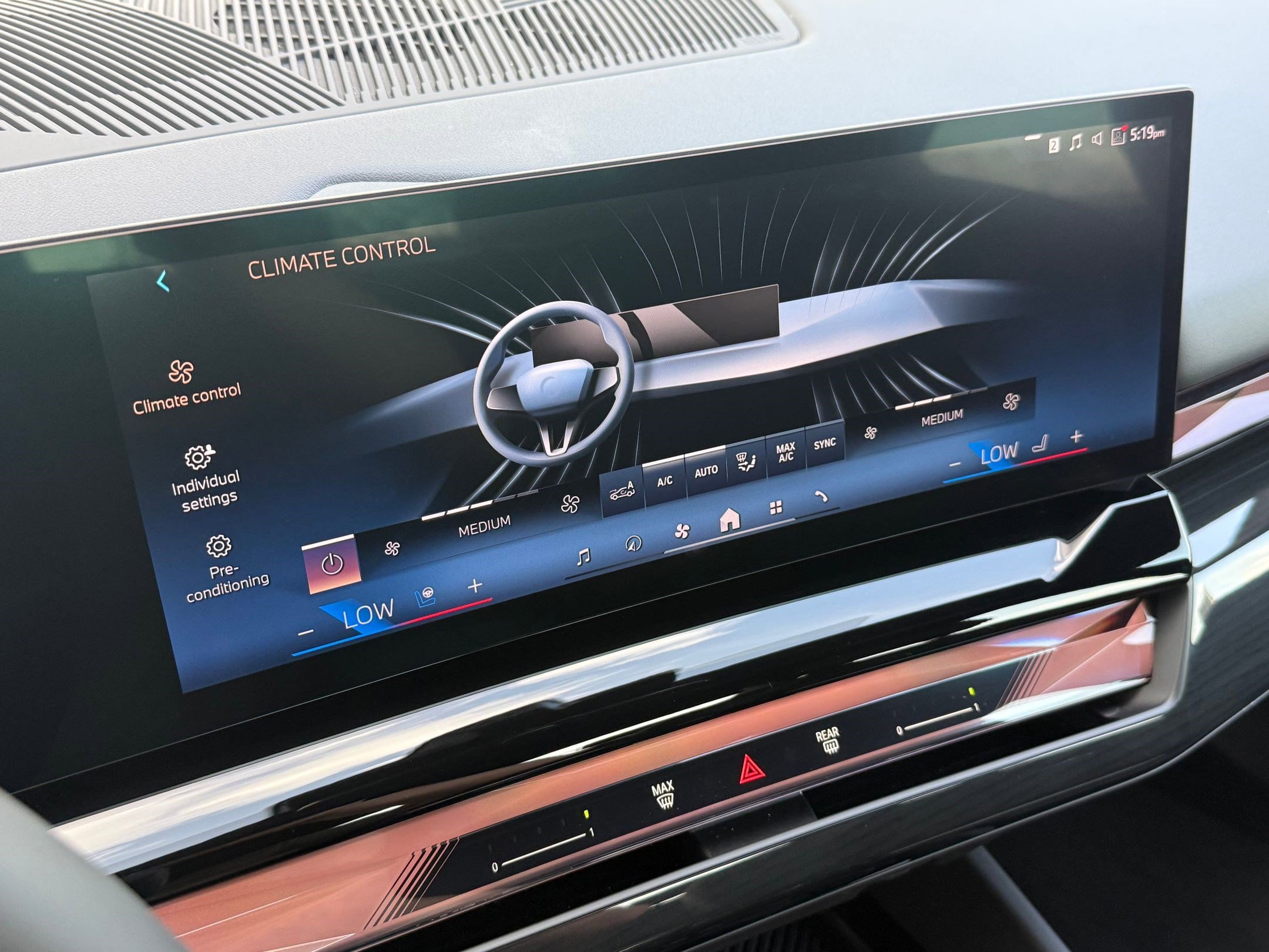 Certified 2026 BMW 540i xDrive image 28