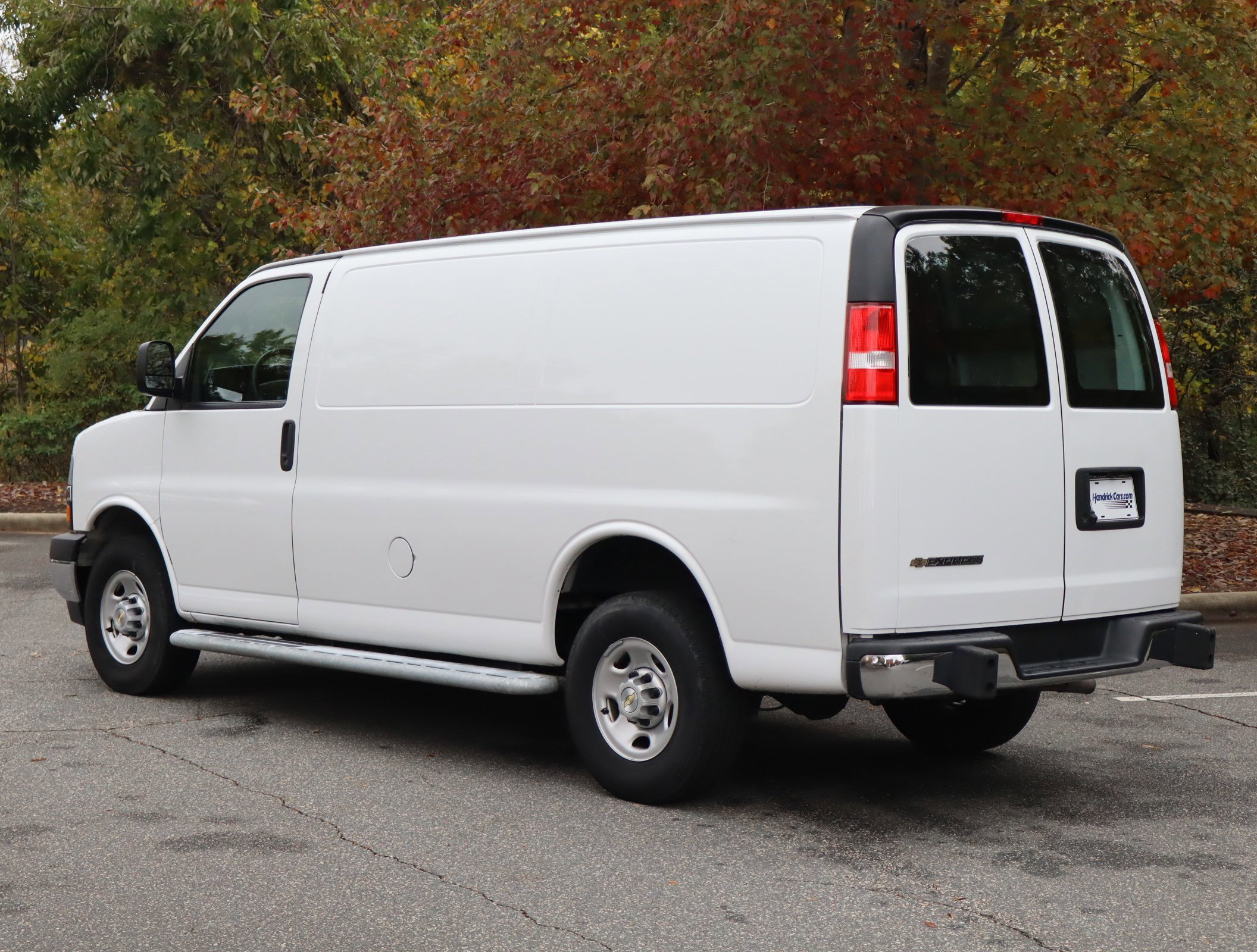 Used 2024 Chevrolet Express 2500 w/ Driver Convenience Package image 7