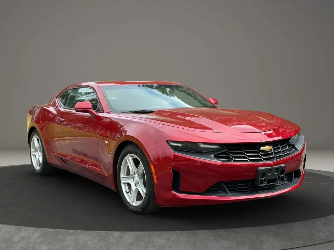 Used 2021 Chevrolet Camaro LT RWD image 3