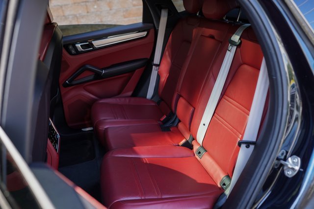 Used 2023 Porsche Cayenne Platinum Edition image 22