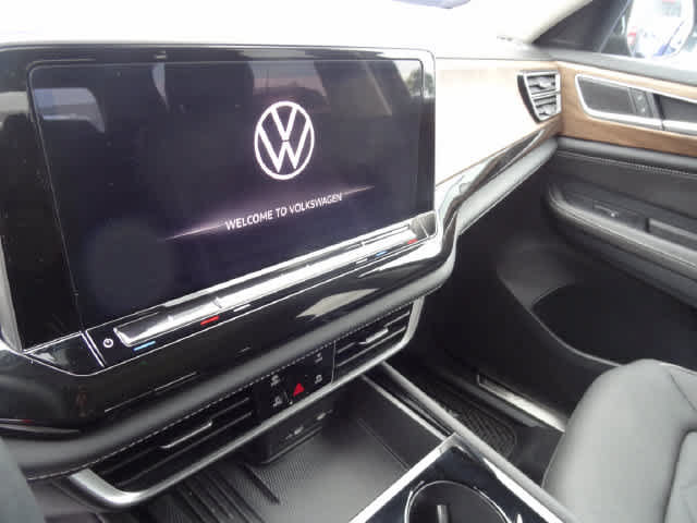 Used 2025 Volkswagen Atlas SE AWD/4WD image 8