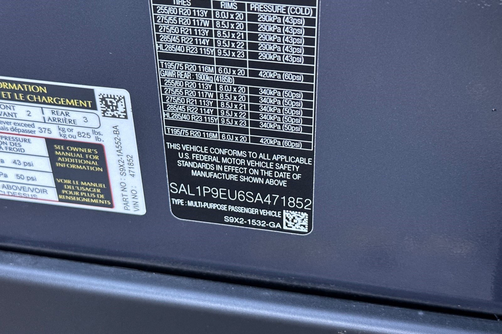 Used 2025 Land Rover Range Rover Sport SE image 38