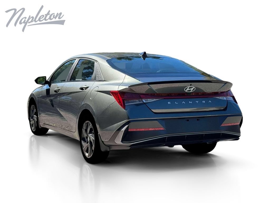 New 2026 Hyundai Elantra SEL Sport Premium FWD image 6