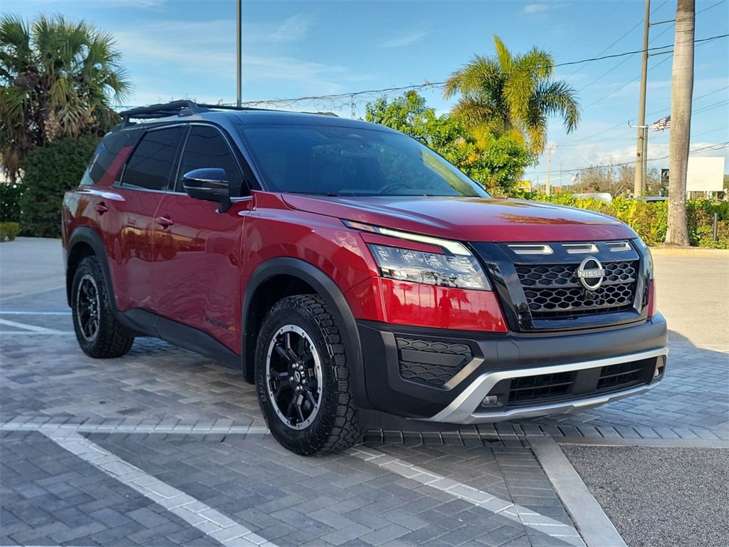 Used 2025 Nissan Pathfinder Rock Creek image 7
