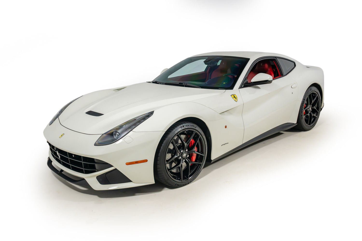 Used 2016 Ferrari F12 Berlinetta RWD image 2