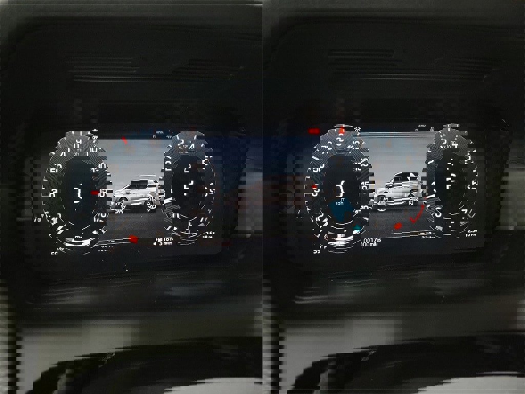 New 2025 Land Rover Discovery Sport Dynamic SE image 17