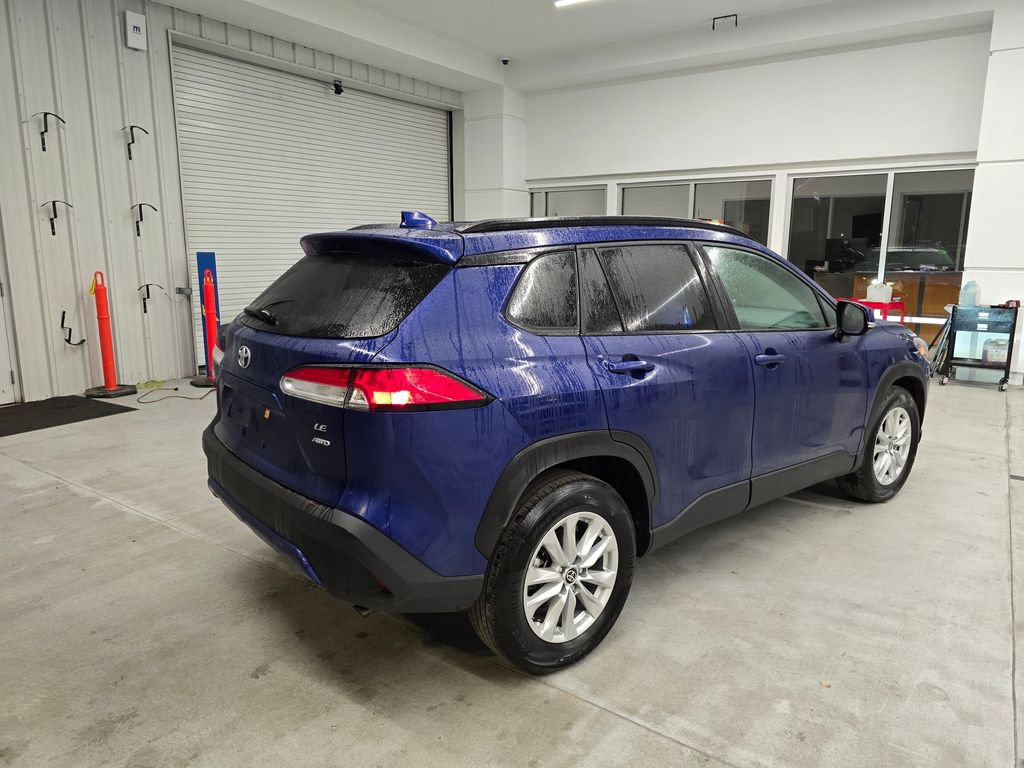 Used 2023 Toyota Corolla Cross LE w/ Moonroof Package image 6