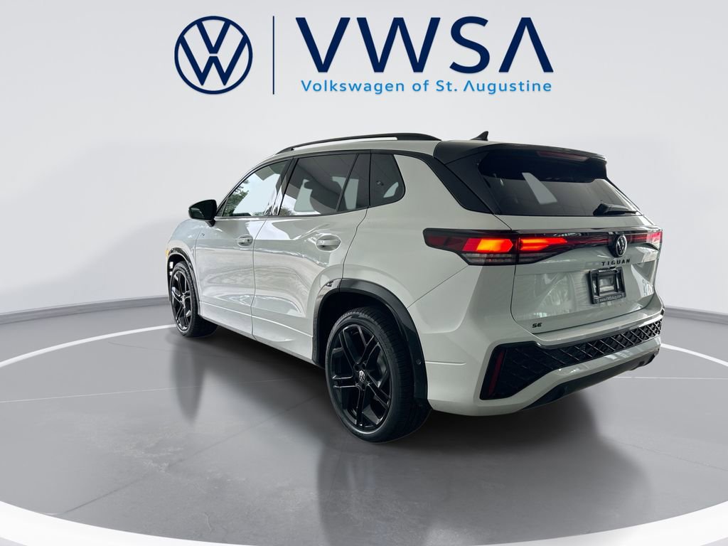 New 2026 Volkswagen Tiguan SE R-Line FWD image 5