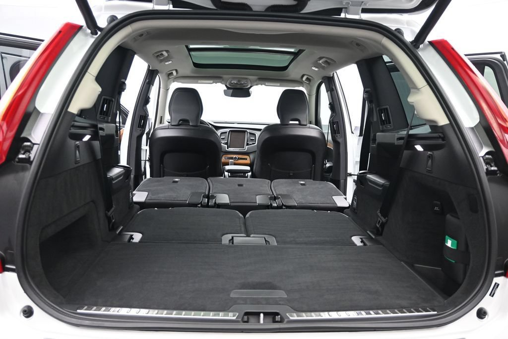 Used 2025 Volvo XC90 T8 Plus w/ Protection Package Premier AWD/4WD image 20