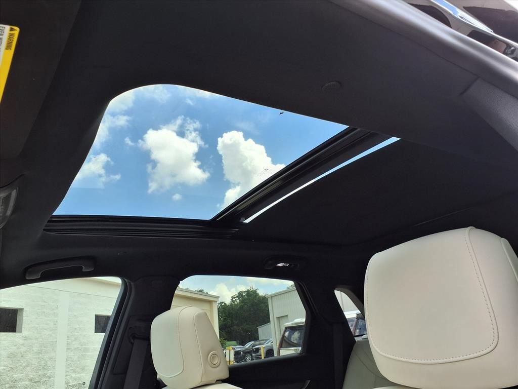Used 2025 Cadillac XT5 Sportv AWD/4WD image 22