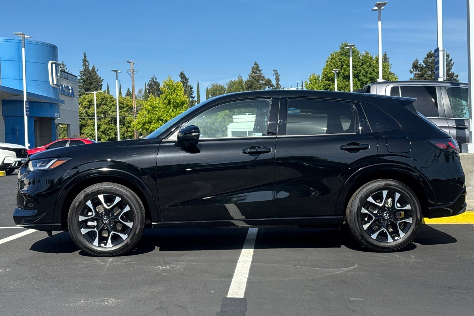 Used 2026 Honda HR-V EX-L image 2