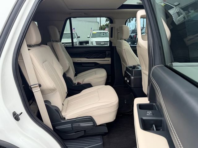 Used 2023 Ford Expedition Platinum RWD image 17