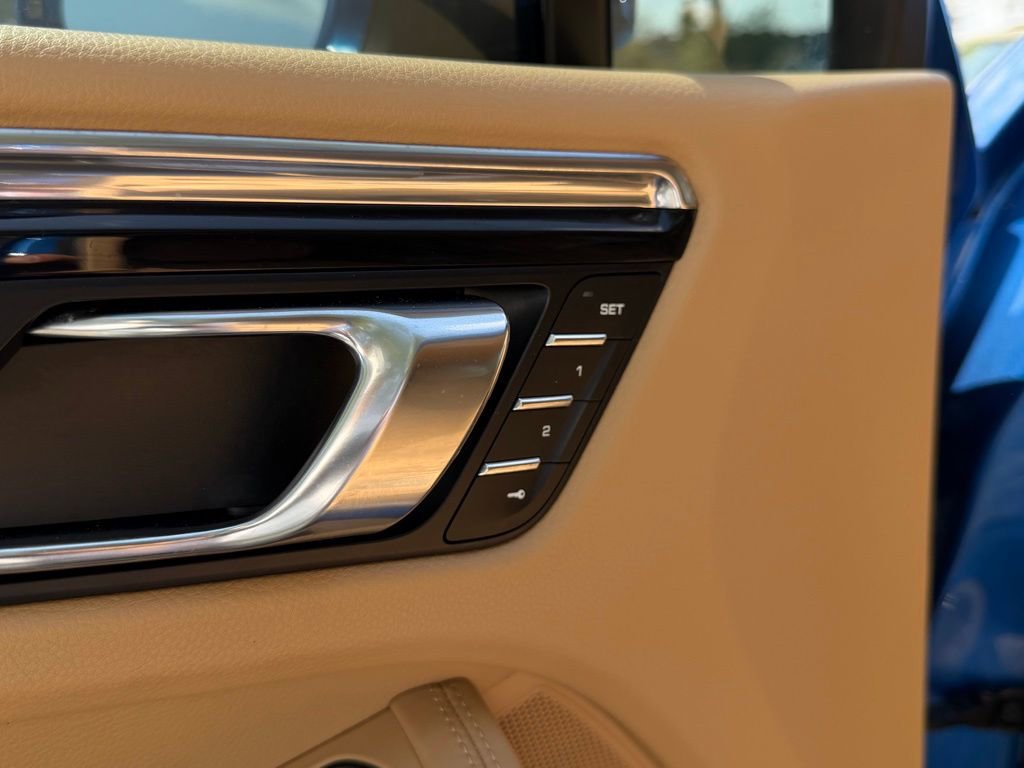 Used 2015 Porsche Macan S image 15