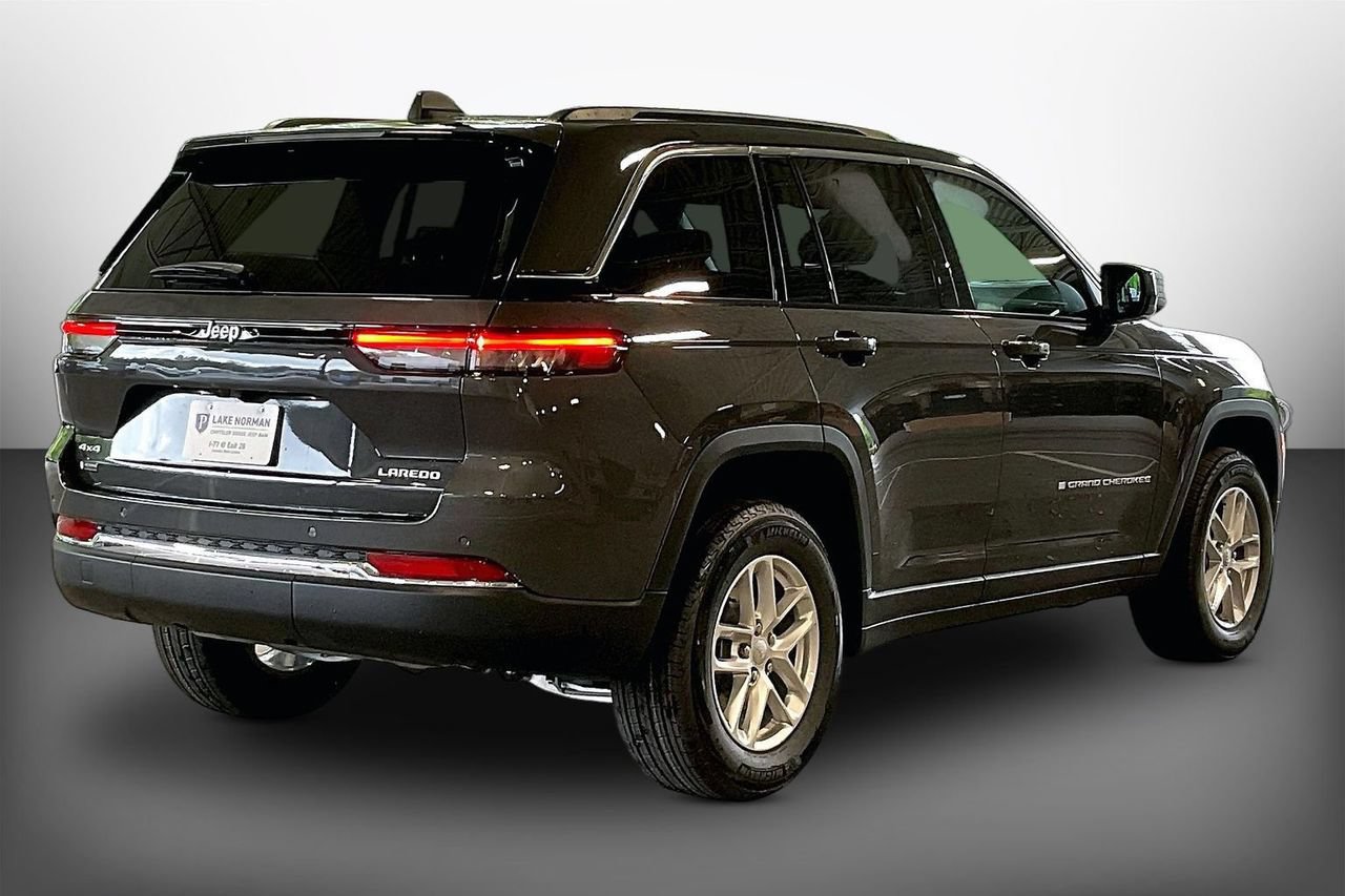 New 2026 Jeep Grand Cherokee Laredo X AWD/4WD image 8