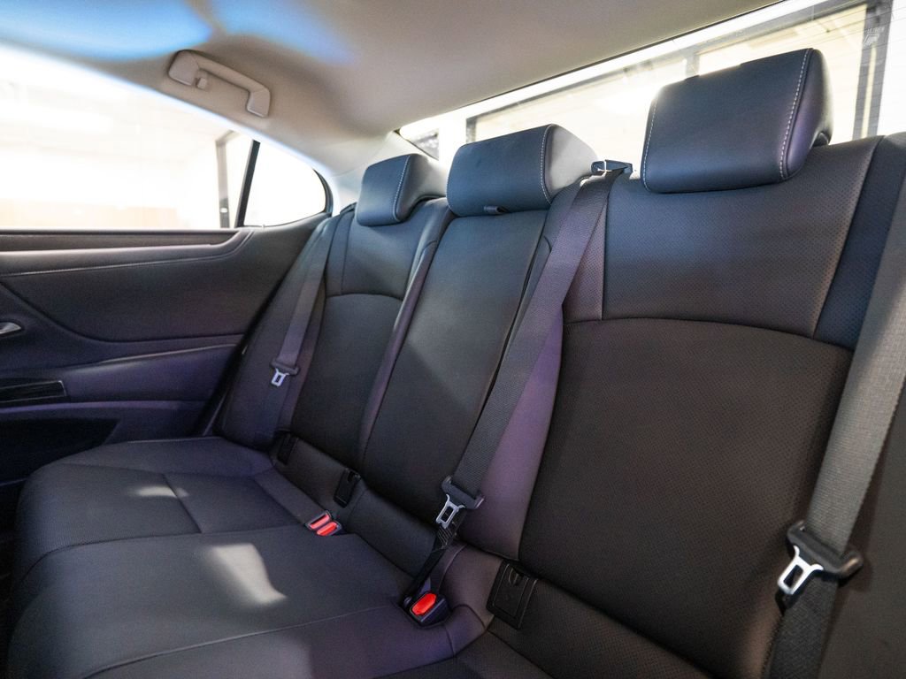 Used 2024 Lexus ES 350 w/ Premium Package image 29
