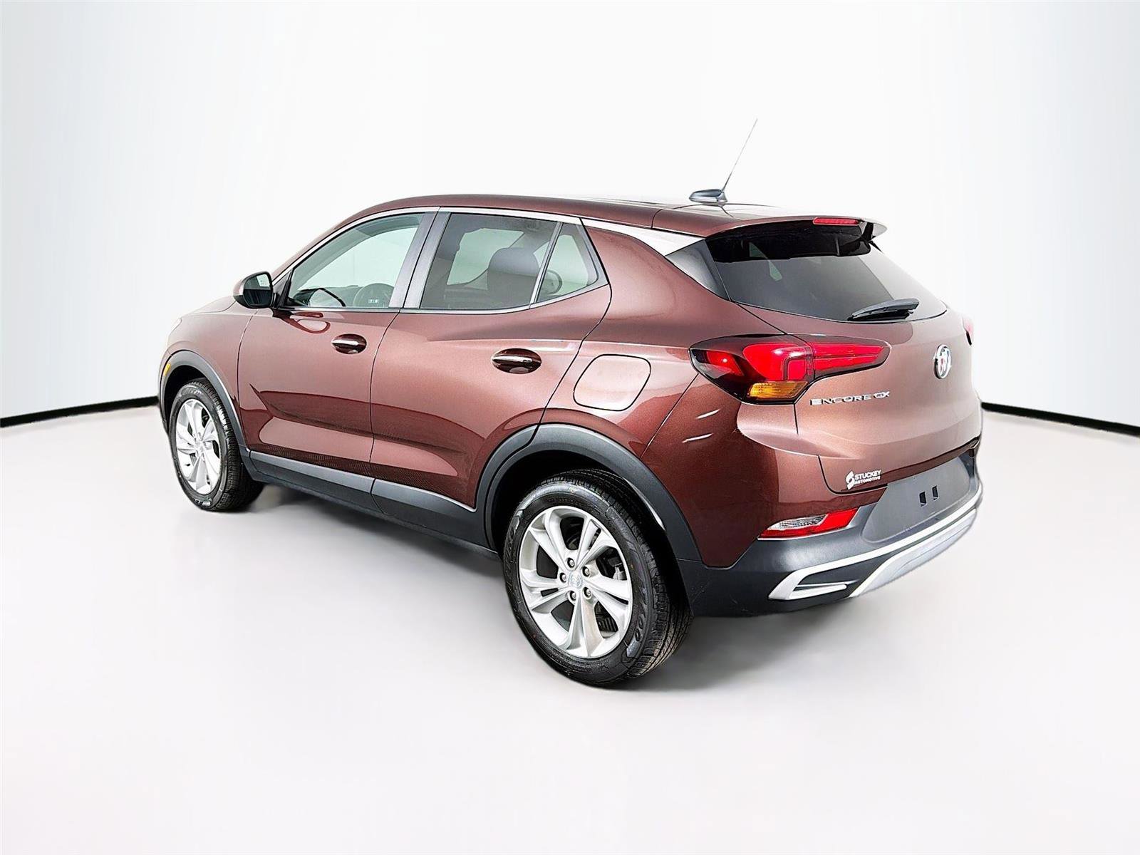 Used 2022 Buick Encore GX Preferred w/ Cold Weather Comfort Package image 5