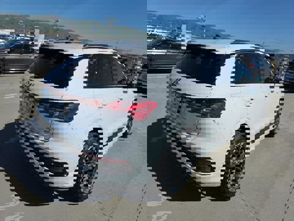 Used 2023 Audi Q4 e-tron Prestige w/ Black Optic Package image 4