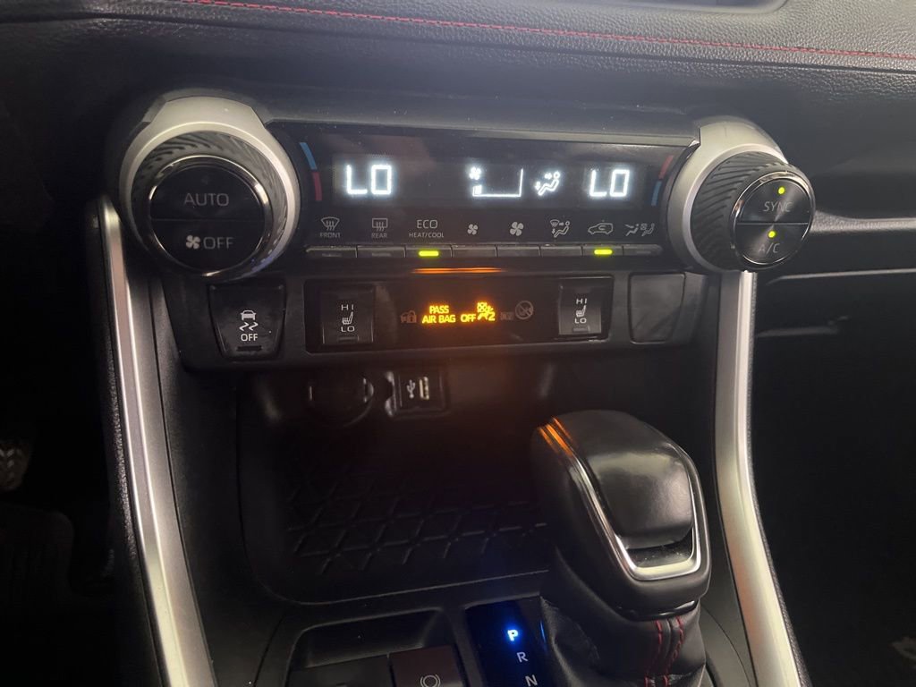 Used 2023 Toyota RAV4 SE w/ Weather & Moonroof Package image 72