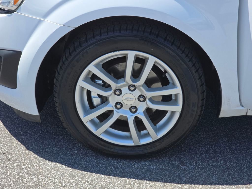 Used 2015 Chevrolet Sonic LT w/ Wheels and Fog Lamp Package FWD image 27