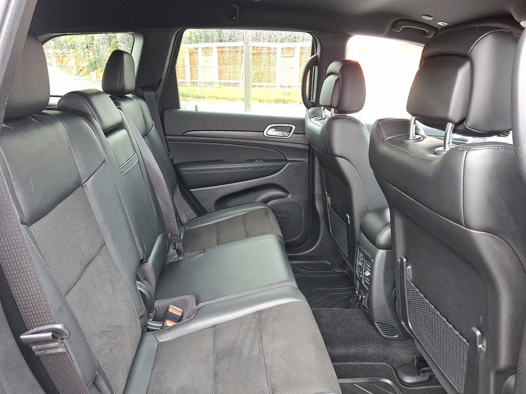 Used 2022 Jeep Grand Cherokee Laredo X image 15