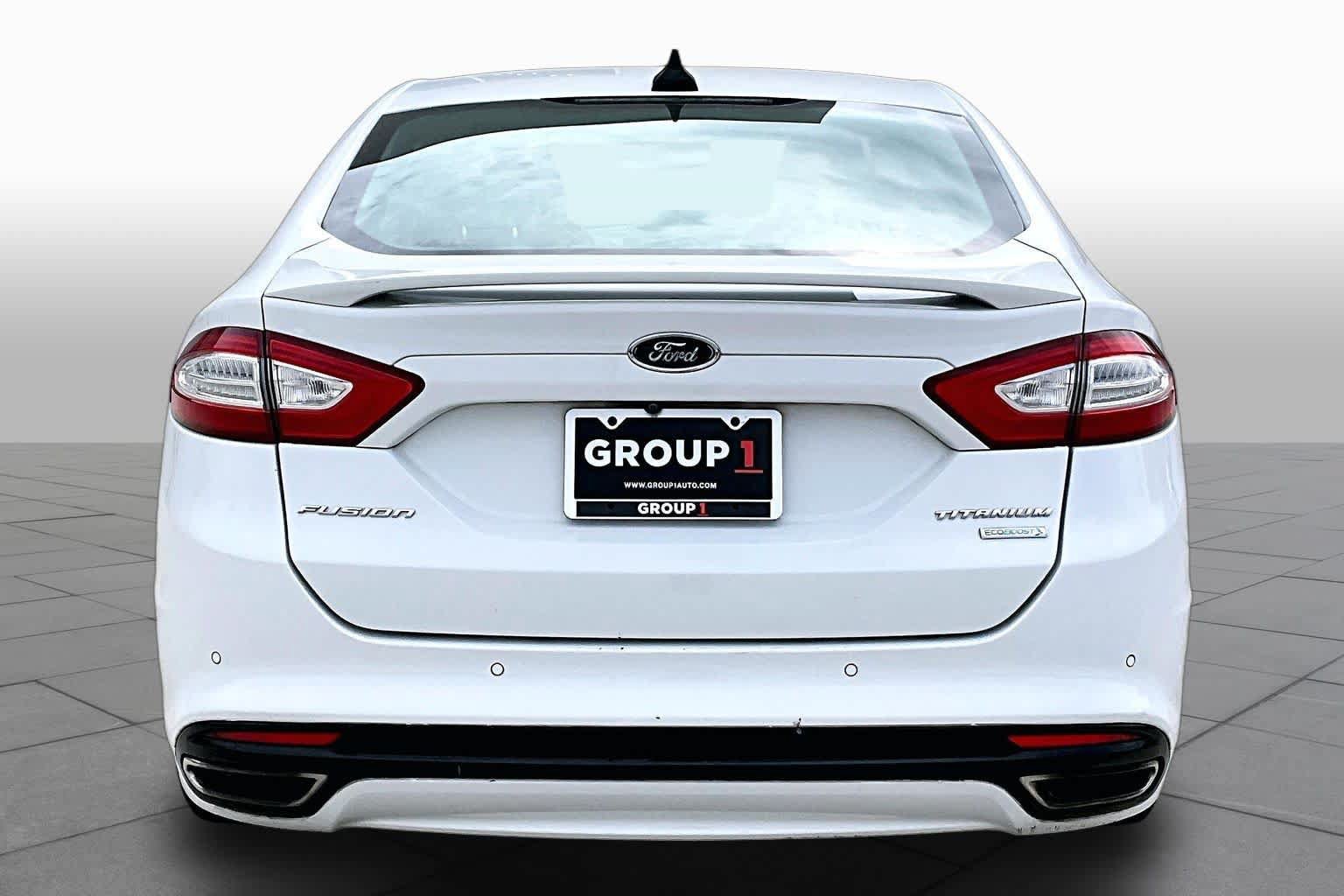Used 2016 Ford Fusion Titanium FWD image 5