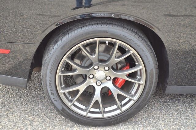 Used 2015 Dodge Challenger SRT w/ Technology Group image 11