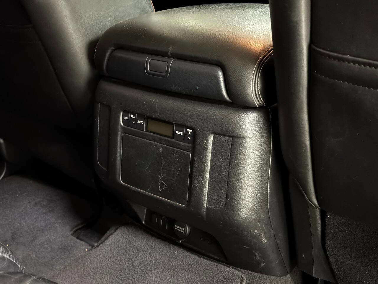 Used 2017 Nissan Armada SL image 81