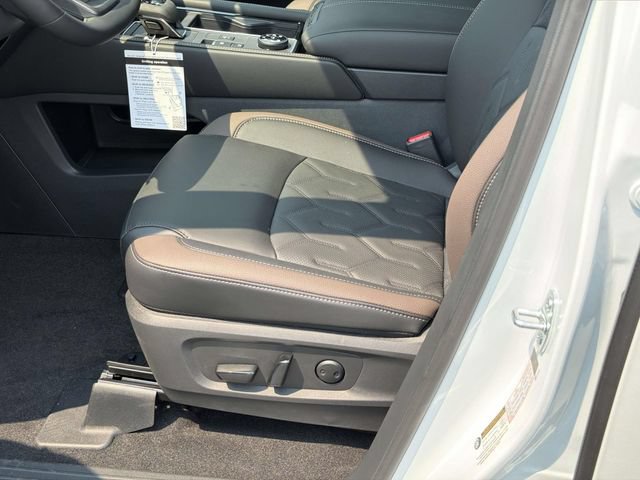 New 2026 Nissan Pathfinder Platinum AWD/4WD image 16