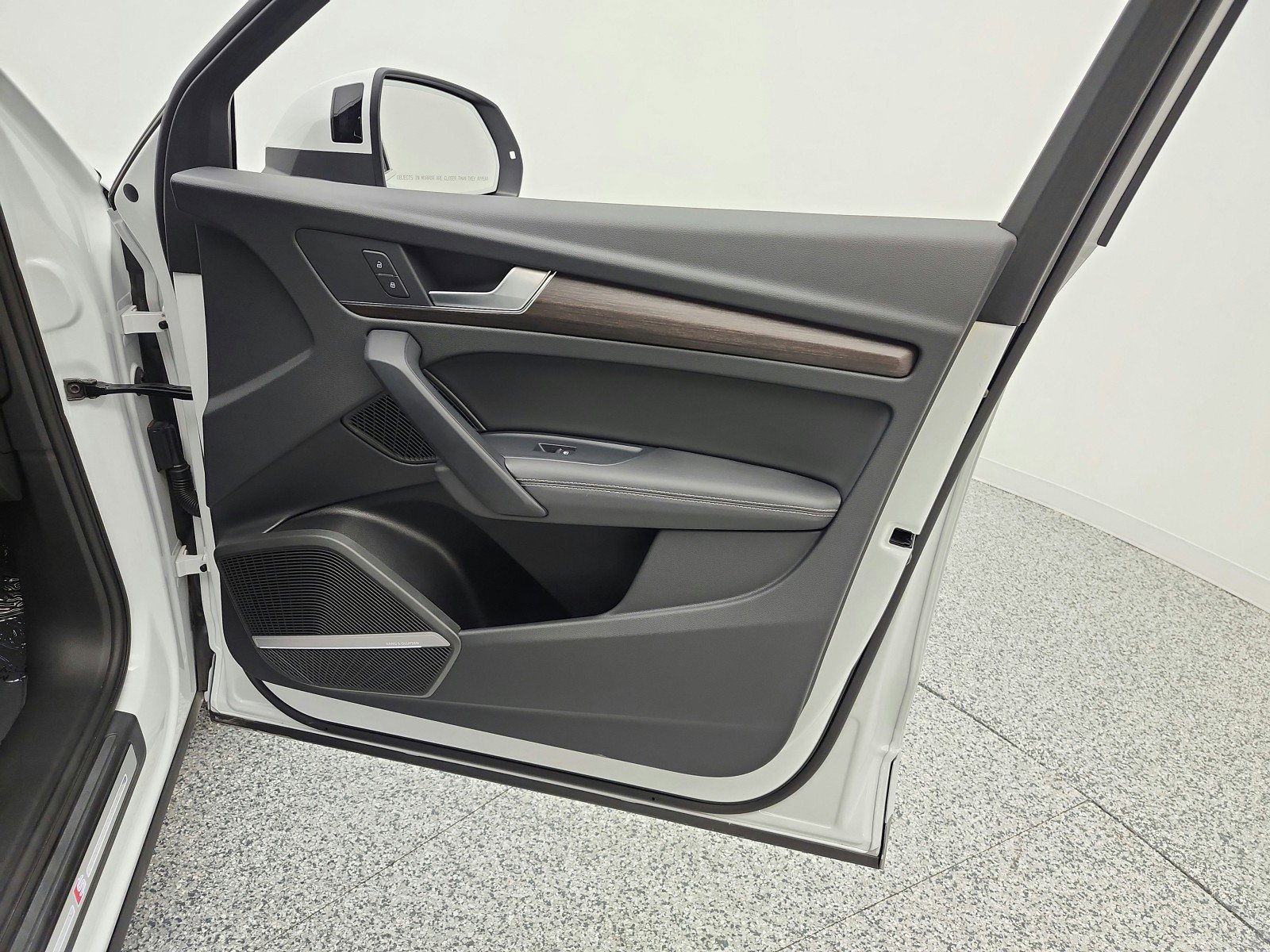 Used 2025 Audi Q5 e Premium Plus w/ Premium Plus Package image 21