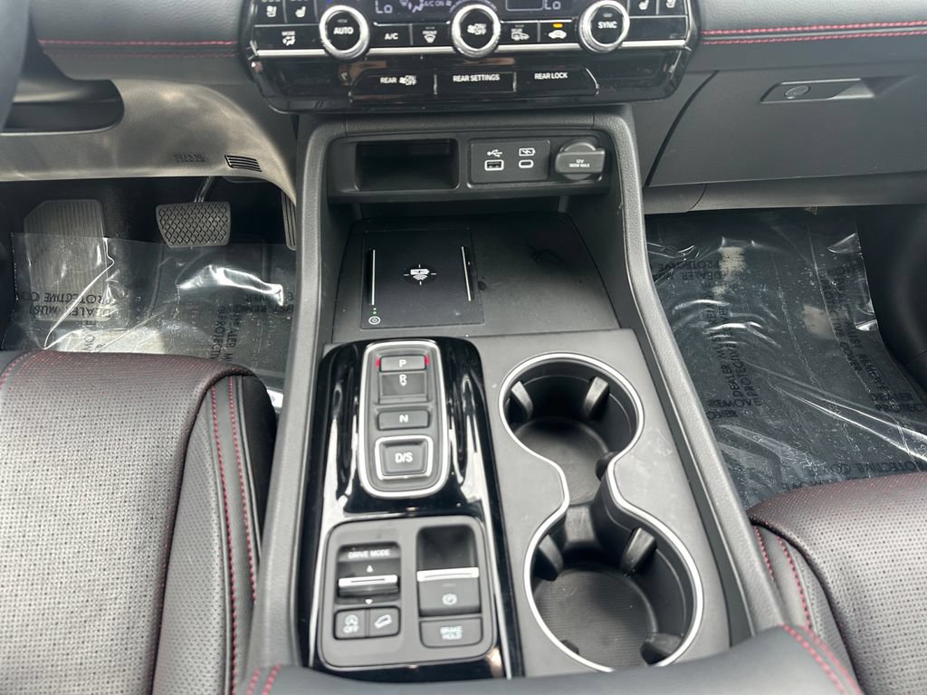 Used 2025 Honda Pilot Black Edition image 11