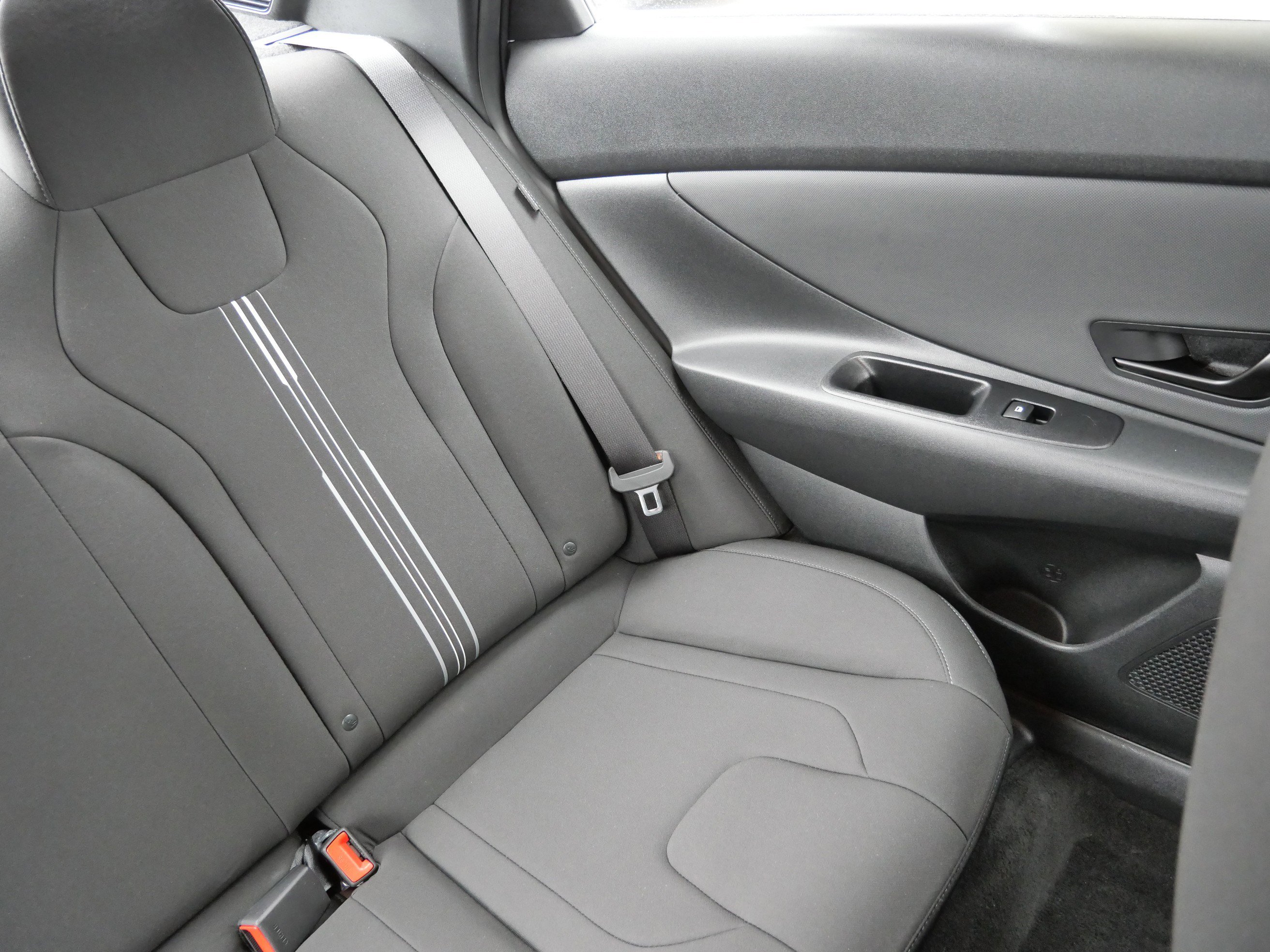 Used 2025 Hyundai Elantra Sport image 14