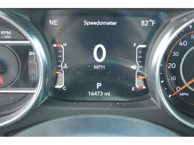 Used 2023 Jeep Wrangler Unlimited Sahara w/ LED Lighting Group AWD/4WD image 24