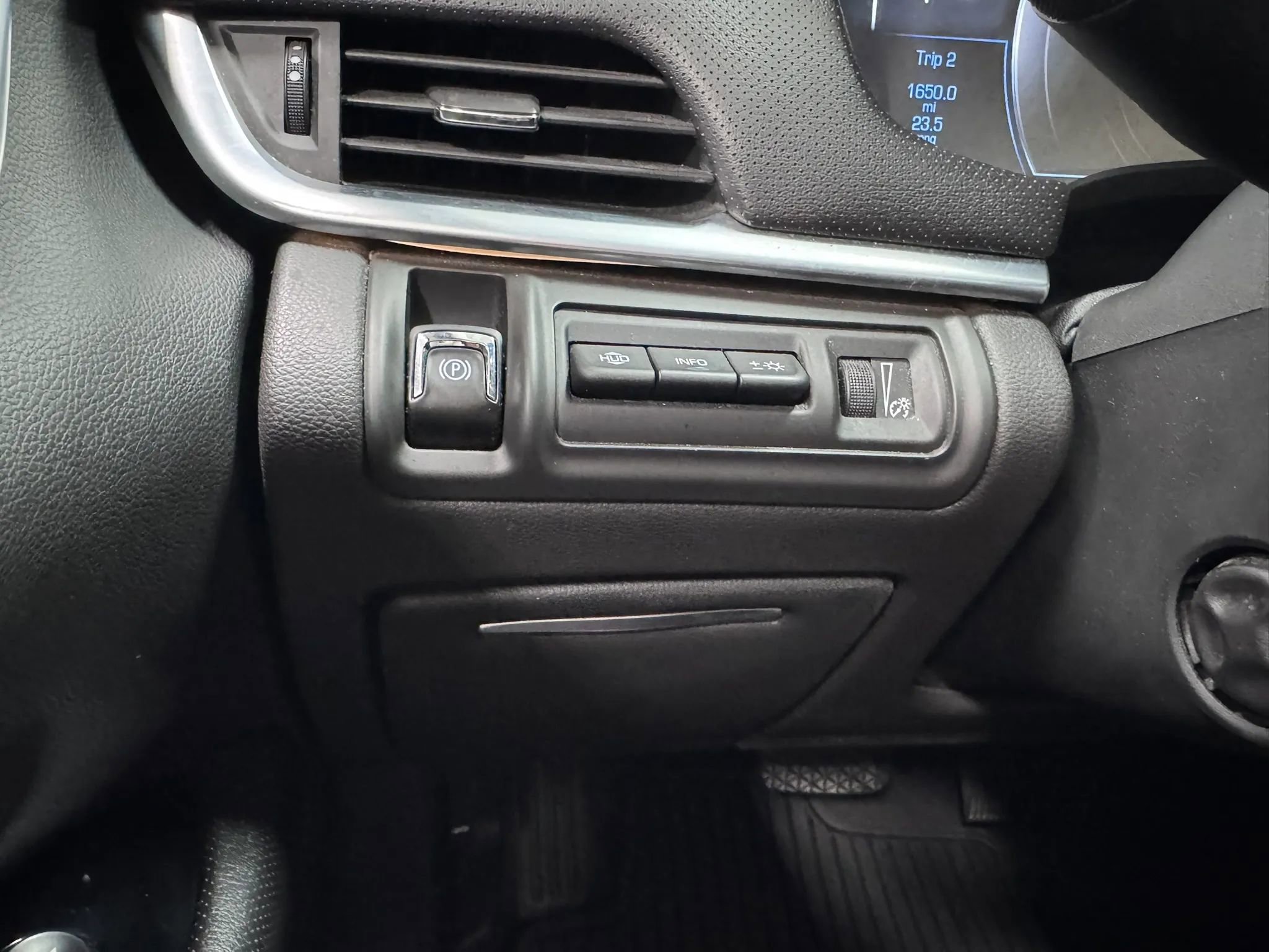 Used 2015 Cadillac XTS Premium AWD/4WD image 26