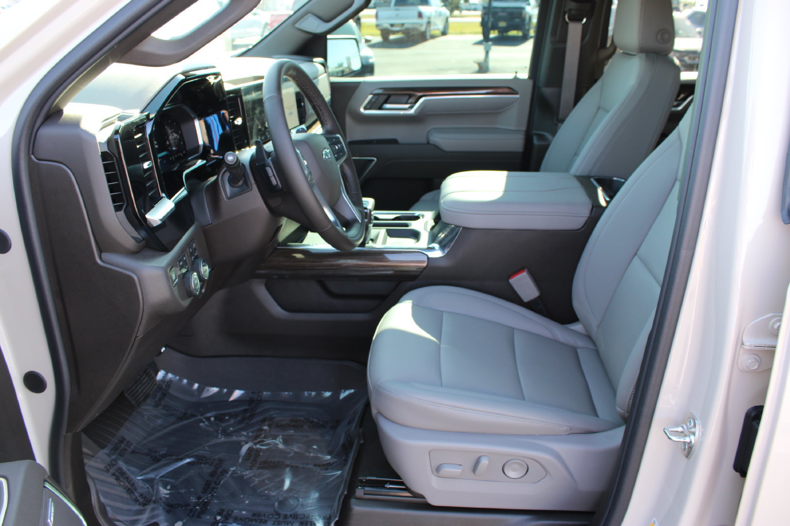 New 2026 Chevrolet Silverado 1500 RST w/ RST All Star Premium Package AWD/4WD image 11
