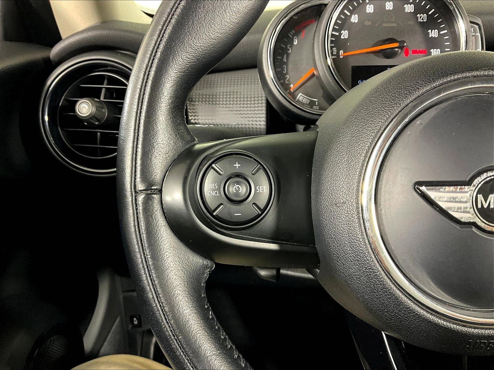 Used 2018 MINI Cooper 2-Door Hardtop FWD image 10