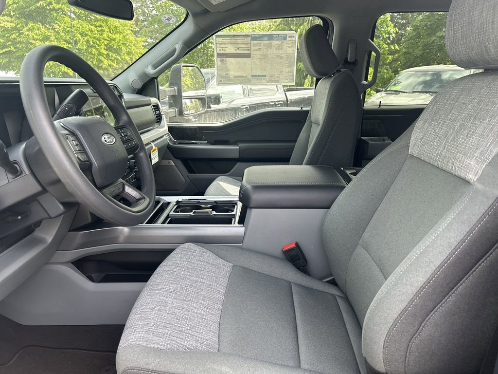 New 2025 Ford F250 XLT w/ Black Appearance Package image 5