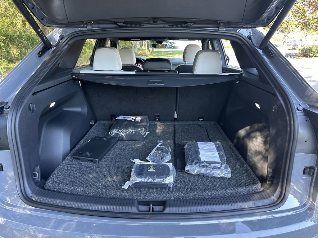 New 2025 Volkswagen Atlas Cross Sport SEL Premium R-Line image 24