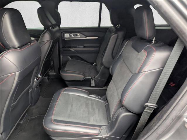 Used 2025 Ford Explorer ST image 16