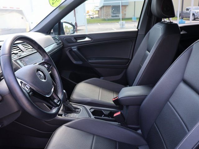 Used 2021 Volkswagen Tiguan SE R-Line image 18